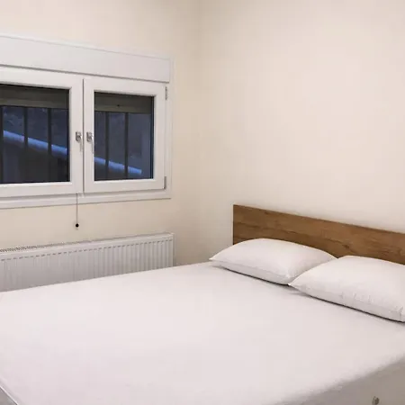 Fully-equipped In Nikopoli Apartmán